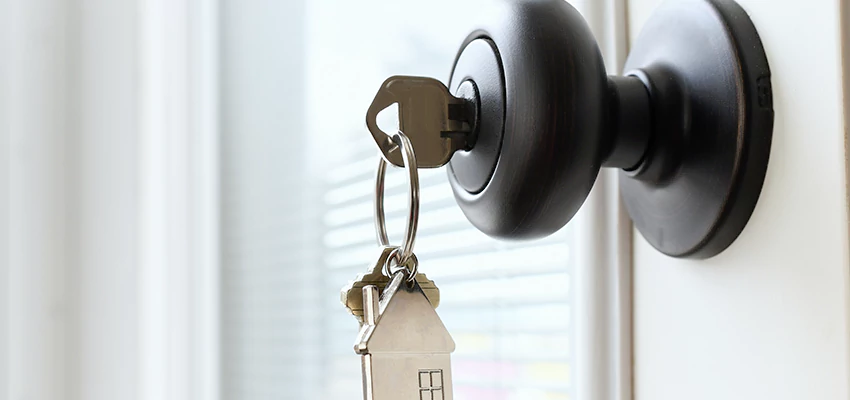 Bifold Door Knob Replacement in Monterey Park, California