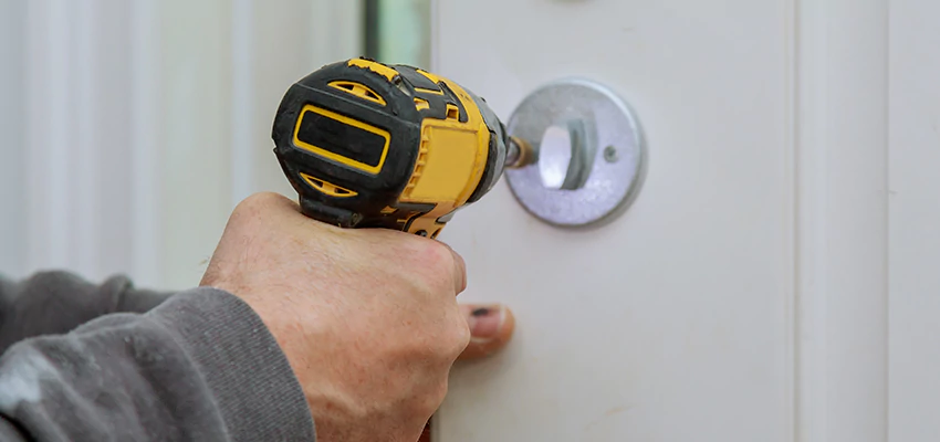 Street Locksmith For Smart Lock Repair in Monterey Park, CA